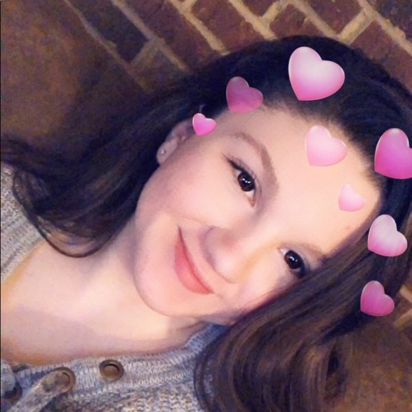 Meet your Posher, Nickole - Picture 1 of 1